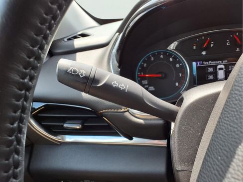 Certified 2018 Chevrolet Traverse LT FWD image 19