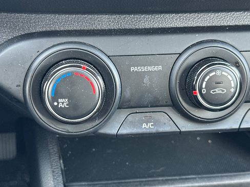 Certified 2023 Kia Forte LXS w/ LXS Technology Package image 29