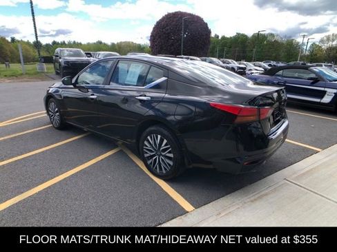 Used 2023 Nissan Altima 2.5 SV w/ SV Premium Package AWD/4WD image 4