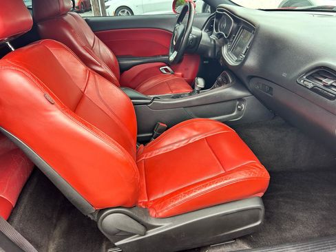 Used 2015 Dodge Challenger SXT Plus RWD image 9