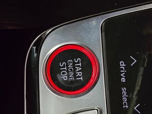 New 2026 Audi SQ8 Premium Plus AWD/4WD image 23