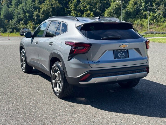 New 2026 Chevrolet Trax LT w/ Driver Confidence Package FWD image 5