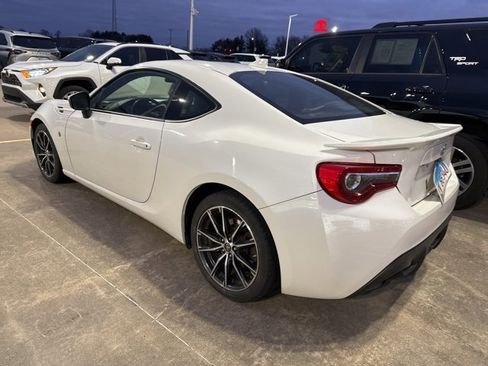 Used 2020 Toyota 86 image 5