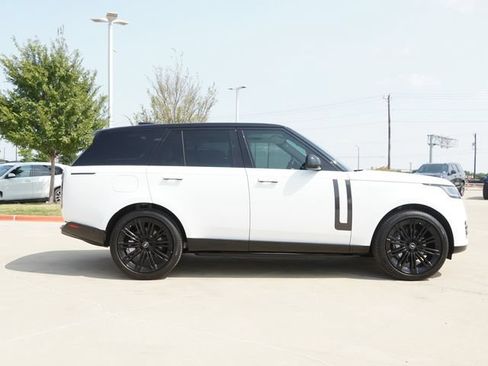 Used 2025 Land Rover Range Rover SE AWD/4WD image 10