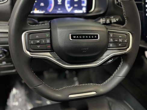 Used 2024 Jeep Wagoneer L Series II RWD image 85