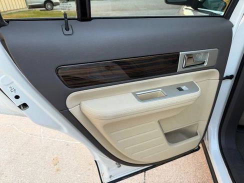 Used 2010 Lincoln MKX 2WD image 32