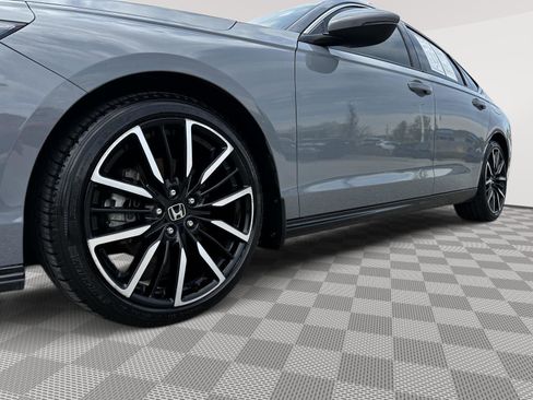 Used 2023 Honda Accord Touring image 6