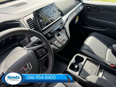New 2026 Honda Odyssey Touring image 13