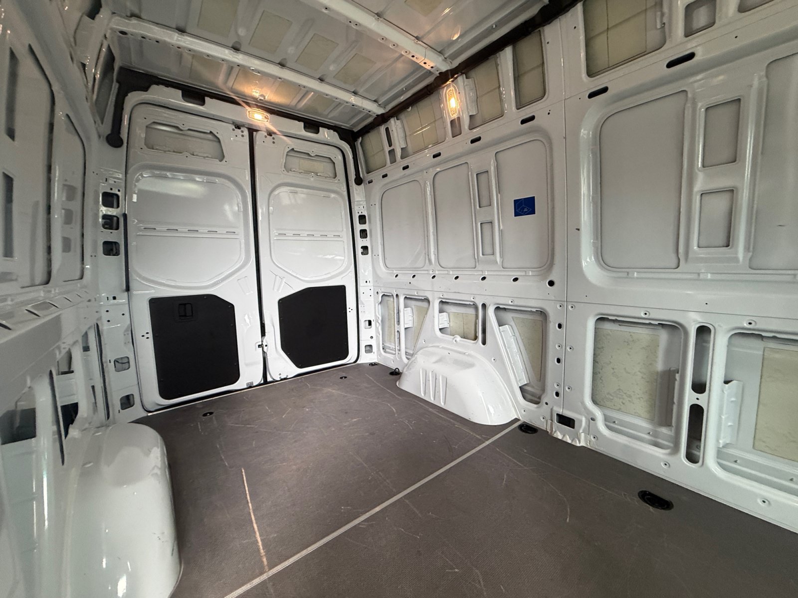 Used 2025 Mercedes-Benz Sprinter 2500 image 18