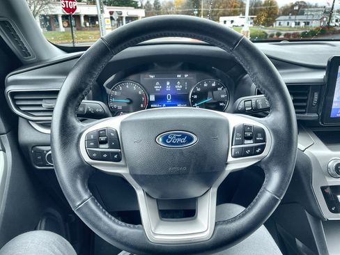 Used 2021 Ford Explorer XLT w/ Equipment Group 202A image 17