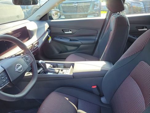 New 2026 Nissan Sentra SR w/ Floor Mat Package image 8