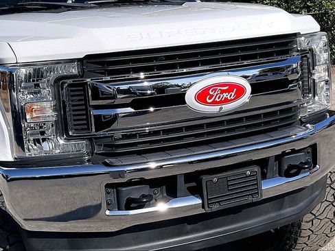 Used 2019 Ford F250 XL w/ STX Appearance Package AWD/4WD image 32