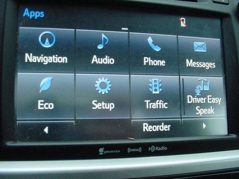 Used 2019 Toyota Highlander XLE image 16