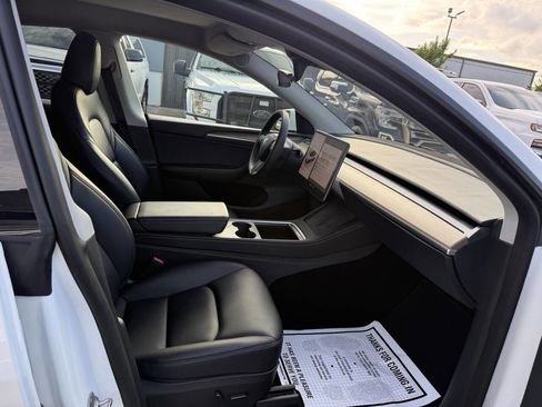 Used 2023 Tesla Model Y Long Range AWD/4WD image 10