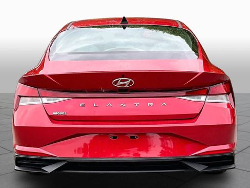 Used 2022 Hyundai Elantra SEL FWD image 9