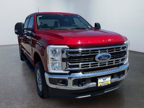 Used 2024 Ford F250 XLT w/ FX4 Off-Road Package AWD/4WD image 7