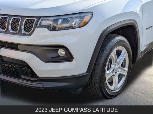Used 2023 Jeep Compass Latitude image 10