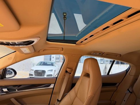 Used 2012 Porsche Panamera image 9