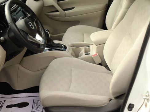 Used 2021 Nissan Rogue Sport SV FWD image 16