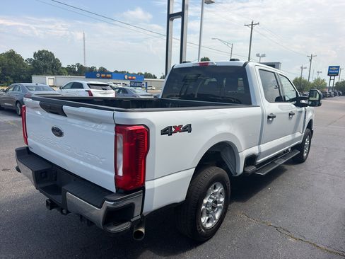 Used 2025 Ford F250 XLT AWD/4WD image 4