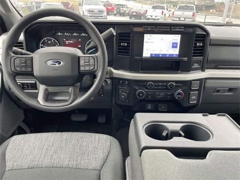Used 2023 Ford F250 XLT image 4