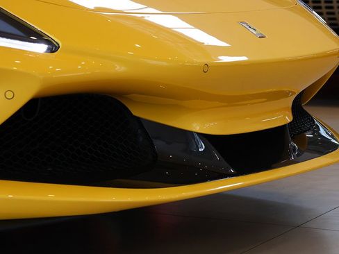 Certified 2022 Ferrari F8 Tributo image 15