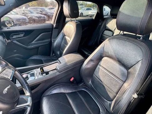 Used 2018 Jaguar F-PACE Prestige image 11
