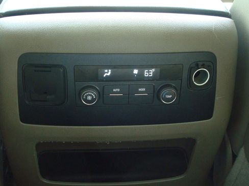 Used 2015 Chevrolet Tahoe LT AWD/4WD image 11