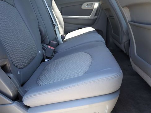 Used 2011 Chevrolet Traverse LS AWD/4WD image 17