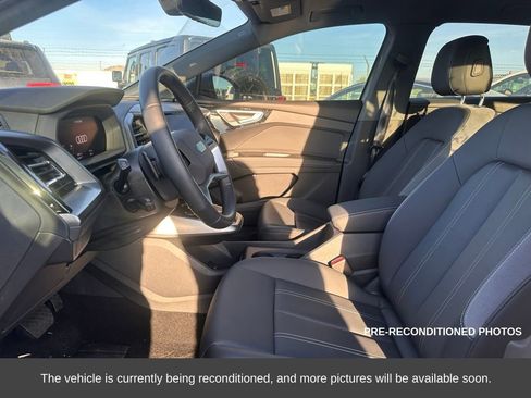 Used 2024 Audi Q4 e-tron Premium w/ Convenience Package image 10