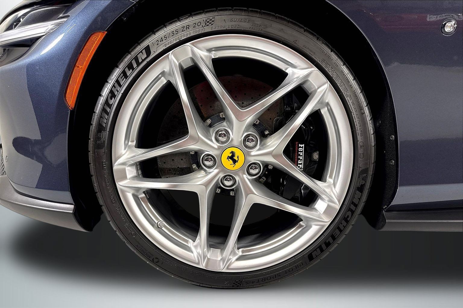 Used 2024 Ferrari Roma Spider RWD image 31