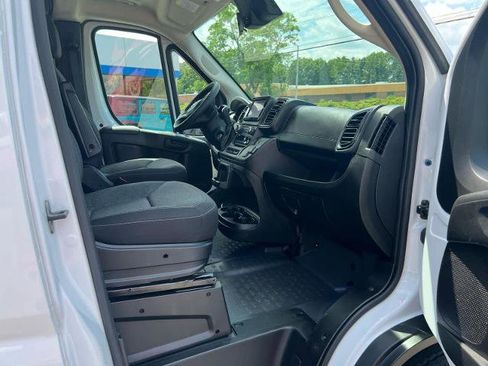 Used 2025 RAM ProMaster 2500 w/ U-Haul Equipment Group FWD image 15