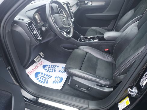 Used 2021 Volvo XC40 P8 Recharge image 15