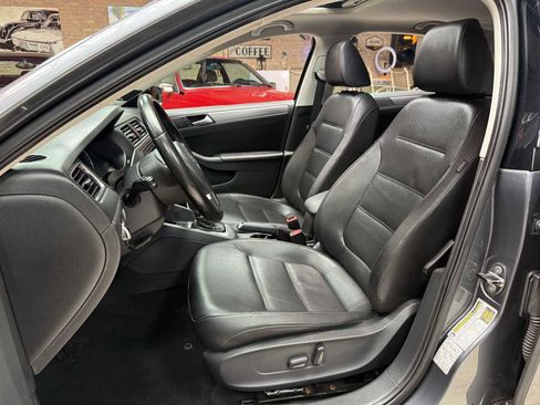 Used 2013 Volkswagen Jetta TDI FWD image 21