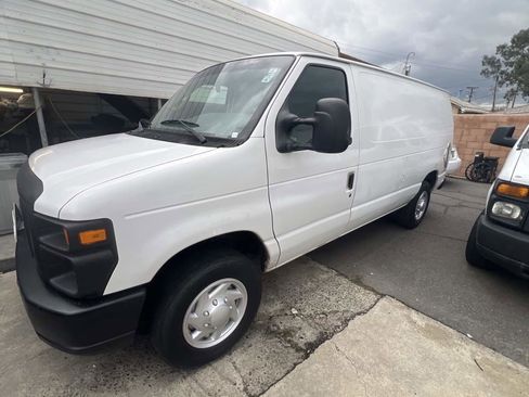 Used 2010 Ford E-150 and Econoline 150 image 3