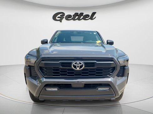 Used 2024 Toyota Tacoma TRD Off-Road AWD/4WD image 8