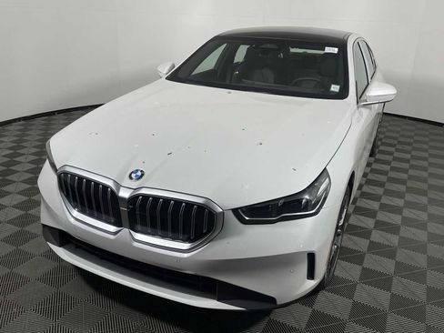 New 2026 BMW 530i xDrive w/ Premium Package image 6