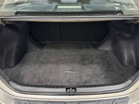 Used 2017 Toyota Corolla LE image 26