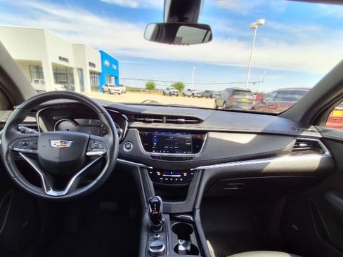 Used 2024 Cadillac XT6 Luxury w/ LPO, Floor Liner Package AWD/4WD image 18