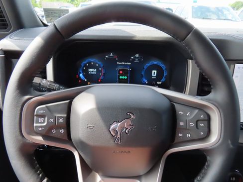 New 2025 Ford Bronco Outer Banks image 10