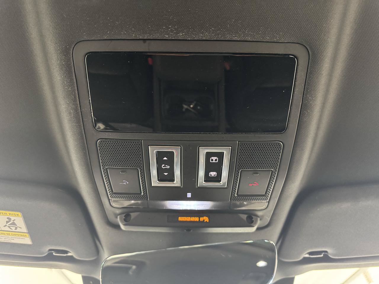 Used 2023 Land Rover Defender 110 X-Dynamic SE AWD/4WD image 29