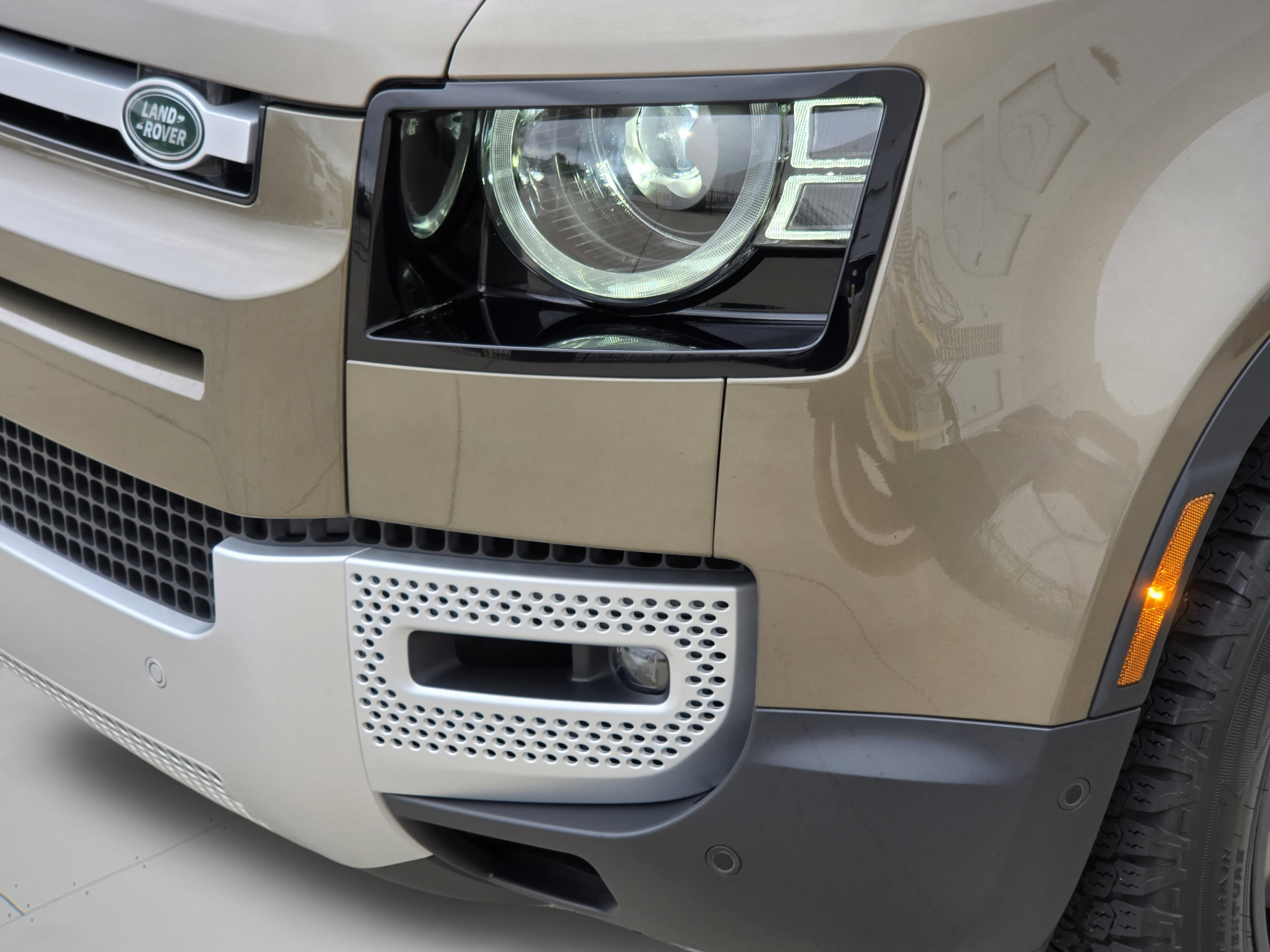 Certified 2024 Land Rover Defender 110 S AWD/4WD image 32