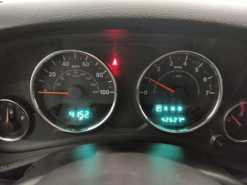 Used 2018 Jeep Wrangler Unlimited Sport S image 23