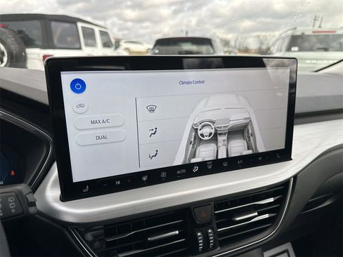 Used 2024 Ford Escape Platinum w/ Class II Trailer Tow Package image 19