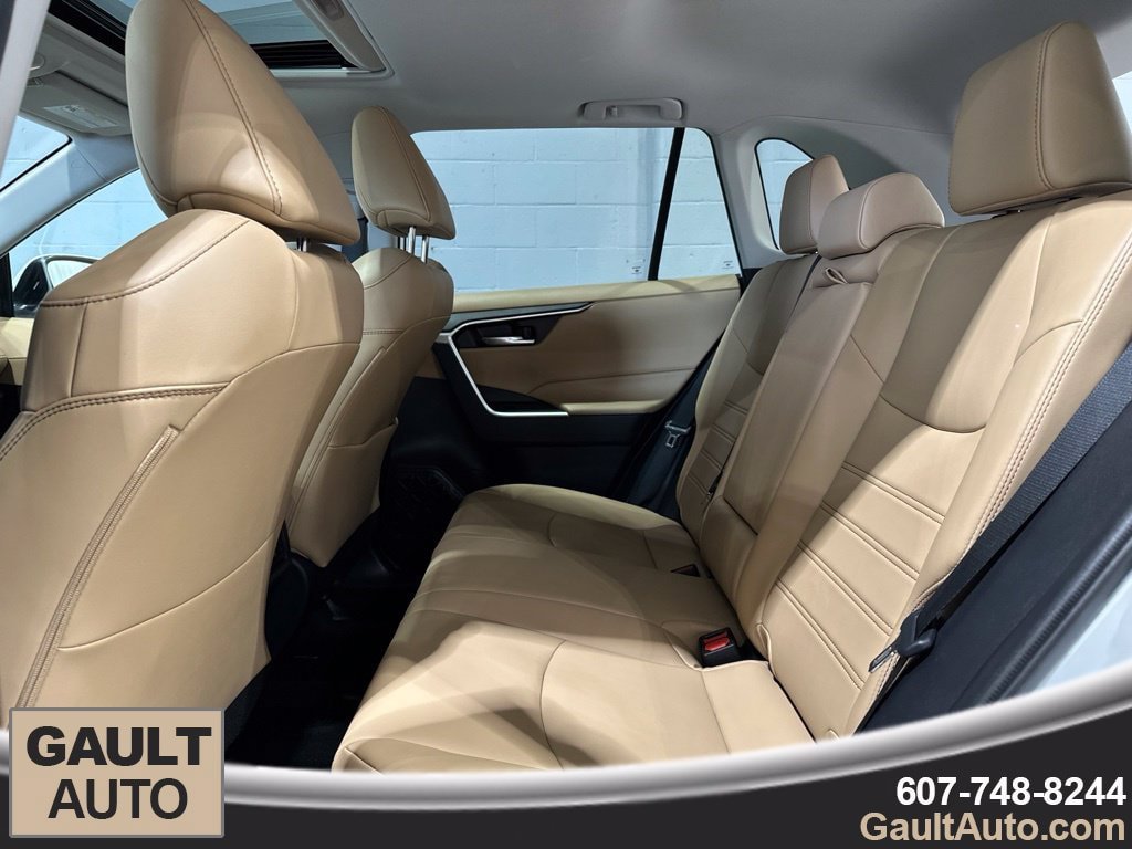 Used 2020 Toyota RAV4 XLE Premium AWD/4WD image 14