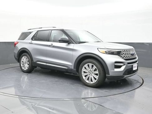Used 2022 Ford Explorer Limited w/ Equipment Group 301A AWD/4WD image 19