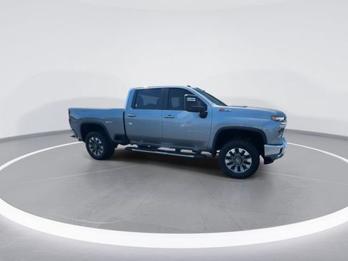 Used 2024 Chevrolet Silverado 2500 LT AWD/4WD image 2