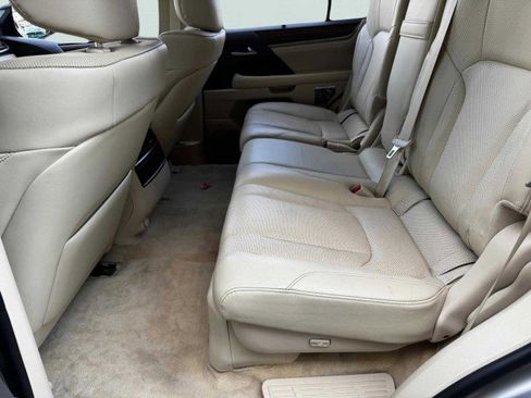 Used 2019 Lexus LX 570 4WD image 23