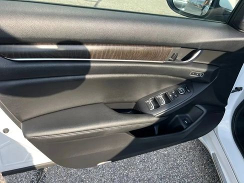 Used 2020 Honda Accord Touring image 26