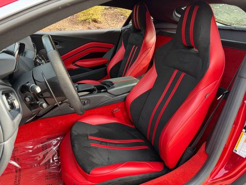 Used 2023 Aston Martin V8 Vantage Coupe image 12